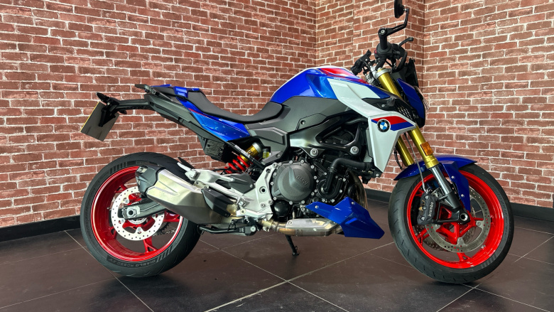 BMW F900 R (25MY)